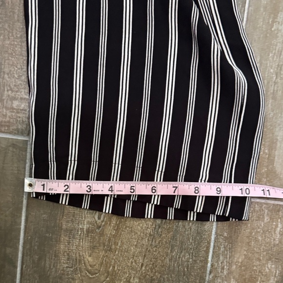 LOFT Black and White Striped Cropped Pants - Picture 7 of 9